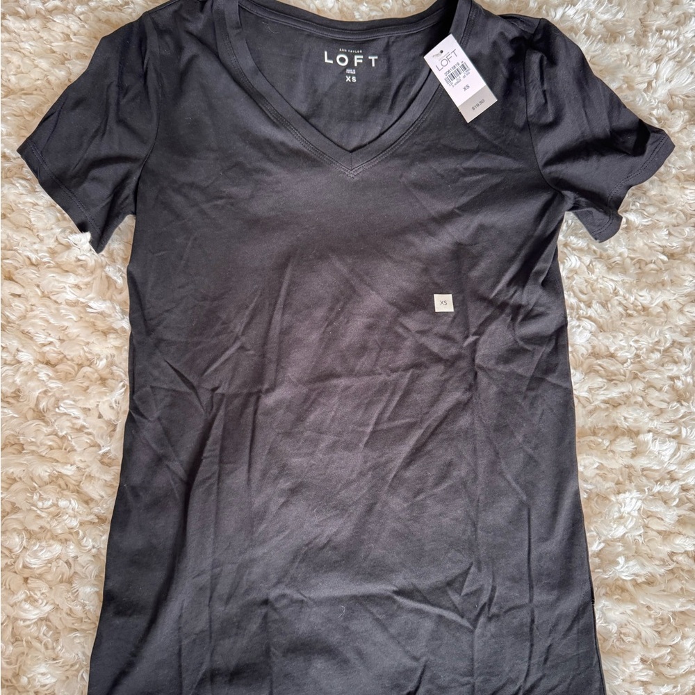 NWT LOFT Women's black V-Neck Tee